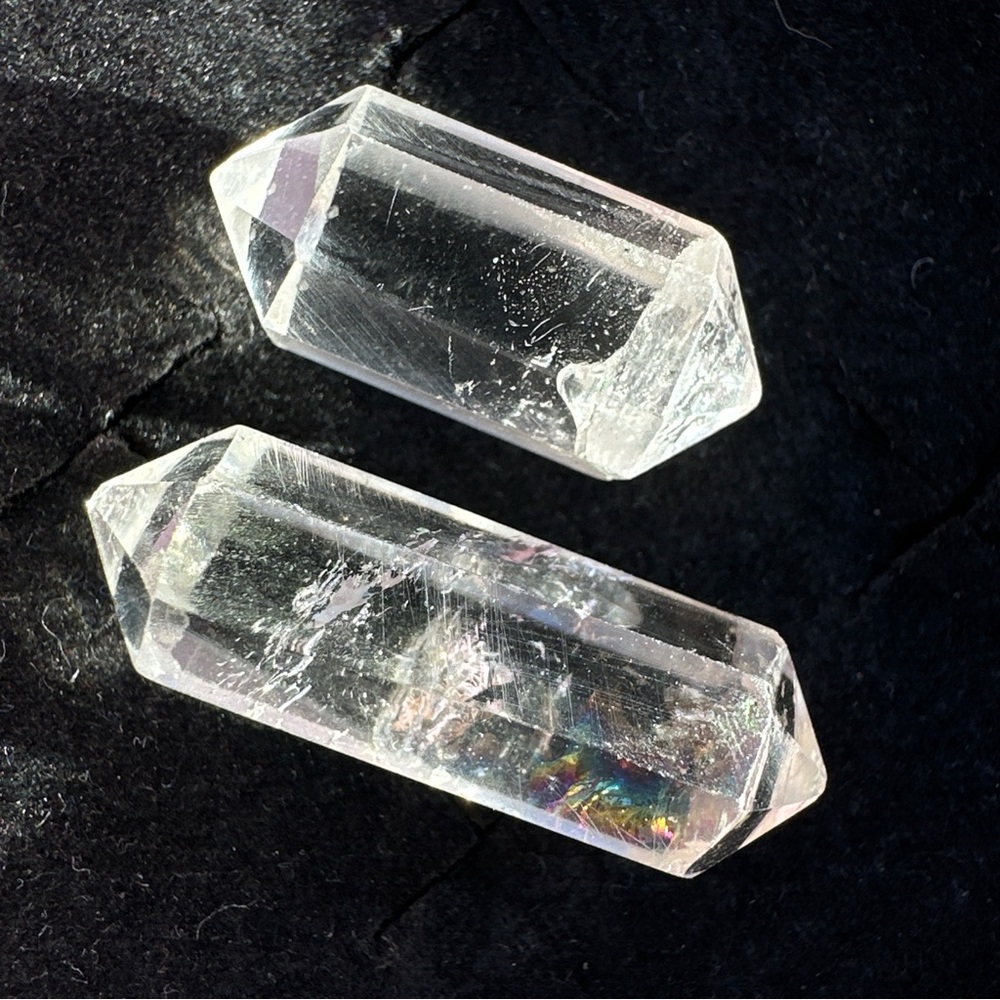Natural Quartz Crystal Healing Gemstone